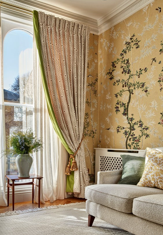 Image showing cartridge pleat curtain against chinoiserie wallpaper in London living room