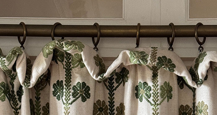 Gathered heading design under pole